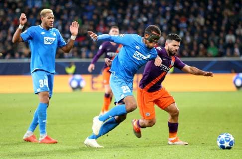 Deutschland, Sinsheim, WIRSOL Rhein-Neckar-Arena, 02.10.2018, Fussball - UEFA Champions League - TSG Hoffenheim - Manchester City Bild: v. lk. Joelinton (TSG 1899 Hoffenheim, 34), Kevin Akpoguma (TSG 1899 Hoffenheim, 25) und Sergio Agüero (Manchester City, 10) Copyright: HMBxMedia xHeikoxBecker