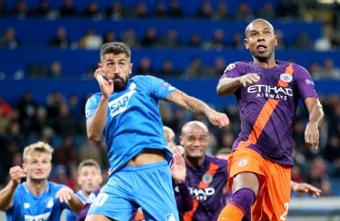 Deutschland, Sinsheim, WIRSOL Rhein-Neckar-Arena, 02.10.2018, Fussball - UEFA Champions League - TSG Hoffenheim - Manchester City Bild: v. lk. Kerem Demirbay (TSG 1899 Hoffenheim, 10) und Fernandinho (Manchester City, 25) Copyright: HMBxMedia xHeikoxBecker