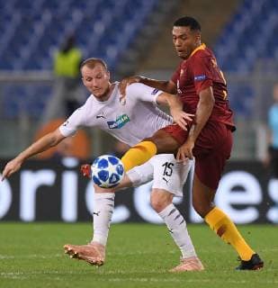 (181003) -- ROME, Oct. 3, 2018 -- Juan Jesus (R) of Roma vies with Michael Krmencik of Viktoria Plzen during a group G match of UEFA Champions League between Roma and Viktoria Plzen, in Rome, Italy, Oct. 2, 2018. Roma won 5-0. ) (SP)ITALY-ROME-SOCCER-UEFA CHAMPIONS LEAGUE-ROMA VS VIKTORIA PLZEN AlbertoxLingria 