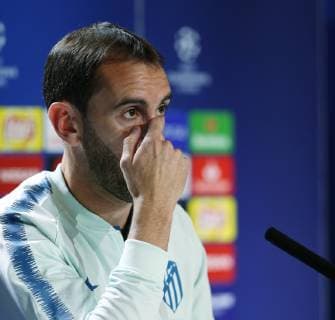 Rueda de prensa de Simeone y Godin antes del partido de Champions League del Atlético contra el Club Brujas. Simeone and Godin attends a press conference PK Pressekonferenz the day before the Champions League match between Ateltico and Club Brujas. 