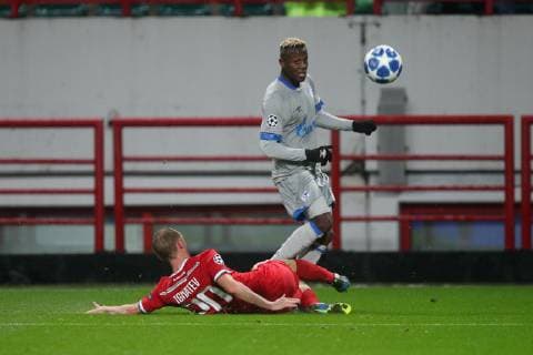 Fußball: Champions League, Saison 2018 2019, 03.10.2018 - 2. Spieltag - Lokomotive Moskau - FC Schalke 04 v. l. Vladislav Ignatjev (Lokomotive Moskau), Hamza Mendyl (FC Schalke 04) Moskau RZD Arena Russland