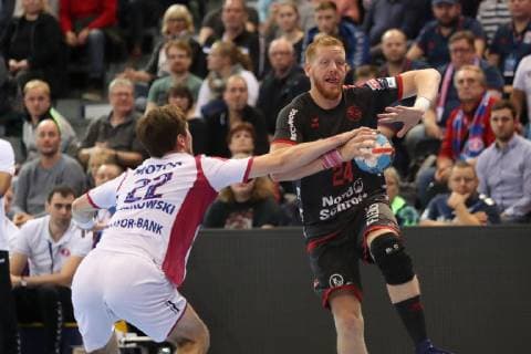 SG Flensburg-Handewitt vs HC Motor Zaporozhye, Handball, EHF Champions League Gruppenphase, 03.10.18 Jim Gottfridsson (SG Flensburg-Handewitt, 24) gegen Pawel Paczkowski (HC Motor Zaporozhye, 22)