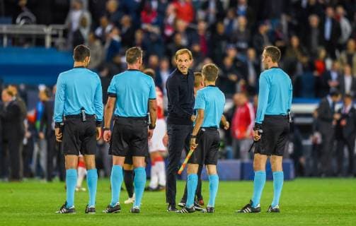 Thomas Tuchel ( entraineur PSG ) - Artur Dias ( arbitre ) FOOTBALL : Paris Saint Germain vs Etoile Rouge Belgrade - Ligue des Champions - Paris - 03 10 2018 FedericoPestellini Panoramic 