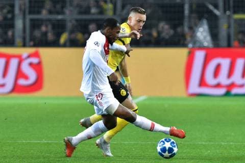 GER, UEFA CL, Borussia Dortmund vs AS Monaco 03.10.2018, Signal Iduna Park, Dortmund, GER, UEFA CL, Borussia Dortmund vs AS Monaco, DFL regulations prohibit any use of photographs as image sequences and or quasi-video im Bild v. li. im Zweikampf Djibril Sidibe ( 19, AS Monaco) Marius Wolf ( 27, Borussia Dortmund)