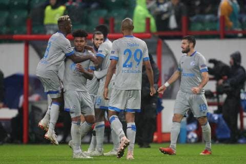 Fußball: Champions League, Saison 2018 2019, 03.10.2018 - 2. Spieltag - Lokomotive Moskau - FC Schalke 04 v. l. Hamza Mendyl (FC Schalke 04),Weston McKennie (FC Schalke 04), Naldo (FC Schalke 04) Moskau RZD Arena Russland