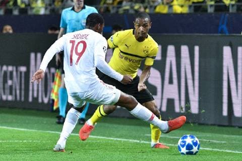 GER, UEFA CL, Borussia Dortmund vs AS Monaco 03.10.2018, Signal Iduna Park, Dortmund, GER, UEFA CL, Borussia Dortmund vs AS Monaco, DFL regulations prohibit any use of photographs as image sequences and or quasi-video im Bild v. li. im Zweikampf Djibril Sidibe ( 19, AS Monaco) Abdou Diallo ( 4, Borussia Dortmund)