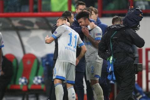 Fußball: Champions League, Saison 2018 2019, 03.10.2018 - 2. Spieltag - Lokomotive Moskau - FC Schalke 04 v. l. Yevhen KONOPLYANKA (FC Schalke 04), Cheftrainer Domenico TEDESCO (FC Schalke 04), Weston McKennie (FC Schalke 04) Moskau RZD Arena Russland