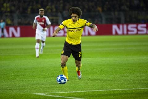 GER, UEFA CL, Borussia Dortmund vs AS Monaco 03.10.2018, Signal Iduna Park, Dortmund, GER, UEFA CL, Borussia Dortmund vs AS Monaco, UEFA REGULATIONS PROHIBIT ANY USE OF PHOTOGRAPHS AS IMAGE SEQUENCES AND OR QUASI-VIDEO im Bild picture shows: Torschuss Axel Witsel (Borussia Dortmund 28),