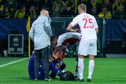 03.10.2018, xkvx, Fussball UEFA Champions League, Borussia Dortmund - AS Monaco emspor, v.l. Diego Benaglio (AS Monaco FC) muss verletzt ausgewechselt werden Auswechselung Verletzung (DFL DFB REGULATIONS PROHIBIT ANY USE OF PHOTOGRAPHS as IMAGE SEQUENCES and or QUASI-VIDEO) Dortmund