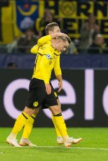 Dortmund, Germany, 03.10.2018, UEFA Champions League - 2018 19 Season, Vorrunde, Gruppenphase - Gruppe A - 2. Spieltag, BV Borussia Dortmund - AS Monaco, Tor zum 1:0, Torjubel, Torschuetze Jacob Bruun Larsen (BVB) jubelt mit Lukasz Piszczek (BVB) ( DeFodi053