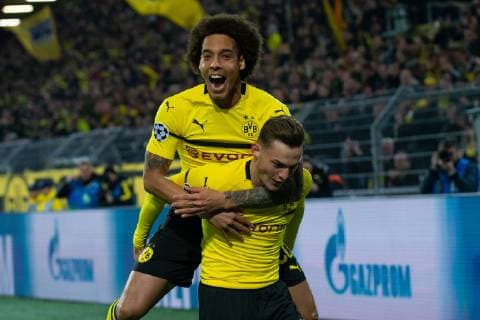 03.10.2018, xkvx, Fussball UEFA Champions League, Borussia Dortmund - AS Monaco emspor, v.l. Tor, Torjubel, Goal celebration, celebrate the goal zum 1:0 durch Jacob Bruun Larsen (BVB Borussia Dortmund) mit der Mannschaft (DFL DFB REGULATIONS PROHIBIT ANY USE OF PHOTOGRAPHS as IMAGE SEQUENCES and or QUASI-VIDEO) Dortmund
