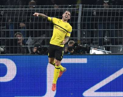03.10.2018, Fussball, UEFA Champions League, Saison 2018 2019, Vorrunde, 2. Spieltag, Borussia Dortmund - AS Monaco, Jubelsprung von Paco Alcacer (Borussia Dortmund) nach dem 2:0