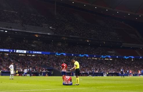 Diego Costa of Atletico de Madrid injured during the UEFA Champions League 2018 19 match between Atletico de Madrid and Club Brugge, at Wanda Metropolitano Stadium in Madrid on October 3, 2018. (Photo by Guille M. Cordon Press)