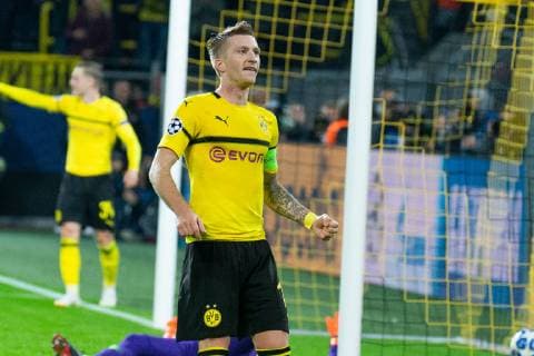03.10.2018, xkvx, Fussball UEFA Champions League, Borussia Dortmund - AS Monaco emspor, v.l. Tor, Torjubel, Goal celebration, celebrate the goal zum 3:0 durch Marco Reus (BVB Borussia Dortmund) mit der Mannschaft (DFL DFB REGULATIONS PROHIBIT ANY USE OF PHOTOGRAPHS as IMAGE SEQUENCES and or QUASI-VIDEO) Dortmund