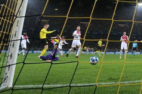 03.10.2018, xkvx, Fussball UEFA Champions League, Borussia Dortmund - AS Monaco emspor, v.l. Goal scored, Tor zum 1:0 durch Jacob Bruun Larsen (BVB Borussia Dortmund) (DFL DFB REGULATIONS PROHIBIT ANY USE OF PHOTOGRAPHS as IMAGE SEQUENCES and or QUASI-VIDEO) Dortmund