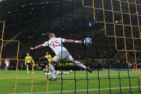 03.10.2018, xkvx, Fussball UEFA Champions League, Borussia Dortmund - AS Monaco emspor, v.l. Goal scored, Tor zum 2:0 durch Paco Alcacer (BVB Borussia Dortmund) (DFL DFB REGULATIONS PROHIBIT ANY USE OF PHOTOGRAPHS as IMAGE SEQUENCES and or QUASI-VIDEO) Dortmund