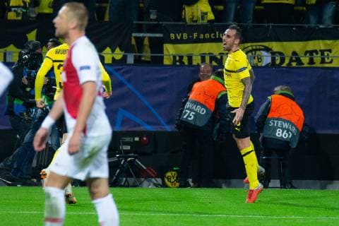03.10.2018, xkvx, Fussball UEFA Champions League, Borussia Dortmund - AS Monaco emspor, v.l. Tor, Torjubel, Goal celebration, celebrate the goal zum 2:0 durch Paco Alcacer (BVB Borussia Dortmund) (DFL DFB REGULATIONS PROHIBIT ANY USE OF PHOTOGRAPHS as IMAGE SEQUENCES and or QUASI-VIDEO) Dortmund