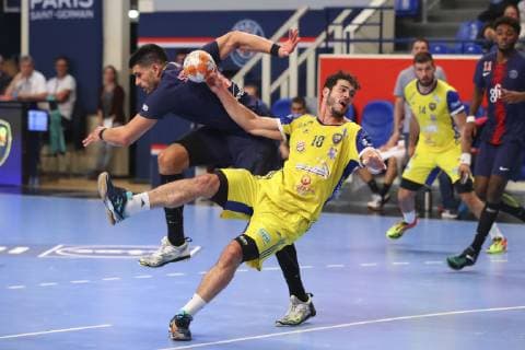 Hichem Kaabeche (Pontault Combault) vs Luka Stepancic (PSG) HANDBALL : Paris Saint Germain vs Pontault Combault - Lidl Starligue - 03 10 2018 GwendolineLeGoff Panoramic 