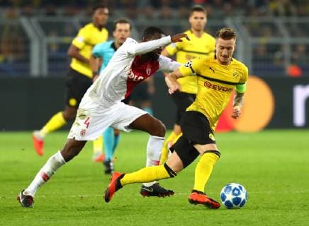 Mittwoch 03.10.2018, Saison 2018 2019, UEFA Champions League, 2. Spieltag im Dortmunder Signal Iduna Park, BVB 09 Borussia Dortmund - AS Monaco, Jean-Eudes Aholou (ASM) gegen Marco Reus (BVB), v.l.