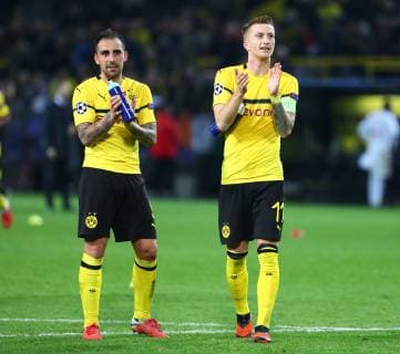Mittwoch 03.10.2018, Saison 2018 2019, UEFA Champions League, 2. Spieltag im Dortmunder Signal Iduna Park, BVB 09 Borussia Dortmund - AS Monaco, Jubel der Dortmunder Spieler nach Abpfiff: Paco Alcacer, Francisco Alcacer Garcia (BVB) und Marco Reus (BVB), v.l.