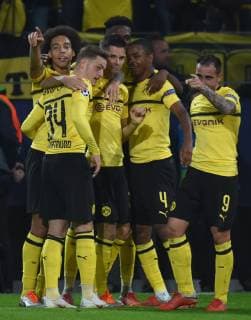Sport Bilder des Tages CL Borussia Dortmund - AS Monaco 03.10.2018 BVB Jubel nach dem 2:0. V.l.: Axel Witsel, Jacob Bruun Larsen, Julian Weigl, Abdou Diallo und Paco Alcacer DFL REGULATIONS PROHIBIT ANY USE OF PHOTOGRAPHS AS IMAGE SEQUENCES AND OR QUASI-VIDEO