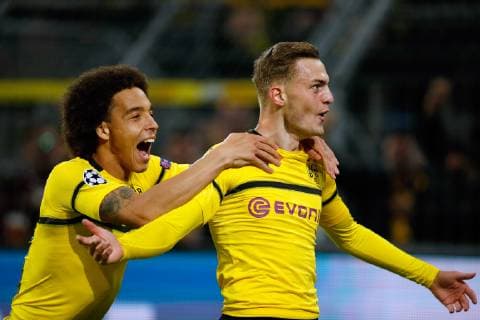 Dortmund, Deutschland, UEFA Champions League , 2. Spieltag, Matchday 2 , Borussia Dortmund : AS Monaco 3-0 im Signal-Iduna Park in Dortmund am 03.10. 2018 Jacob BRUUN-LARSEN (BVB) re.- freut sich über seinen Treffer zum 1-0 mit Axel WITSEL (BVB) li.-