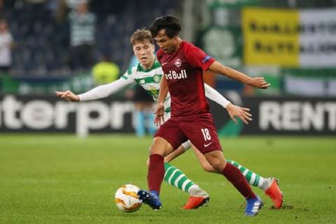 SOCCER - UEFA EL, RBS vs Celtic SALZBURG,AUSTRIA,04.OCT.18 - SOCCER - UEFA Europa League, group stage, Red Bull Salzburg vs Celtic FC Glasgow. Image shows Takumi Minamino (RBS) and Jack Hendry (Celtic). GEPAxpictures xMathiasxMandl
