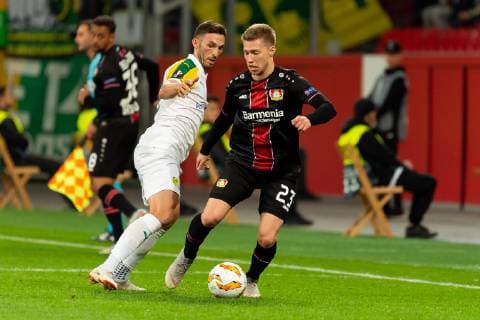 Leverkusen, Germany, 04.10.2018, UEFA Europa League - 2018 19 Season, Vorrunde, Gruppenphase - Gruppe A - 2. Spieltag, Bayer 04 Leverkusen - AEK Larnaka, Apostolos Giannou (AEK Larnaka) und Mitchell Weiser (B04) im zweikampf ( DeFodi001