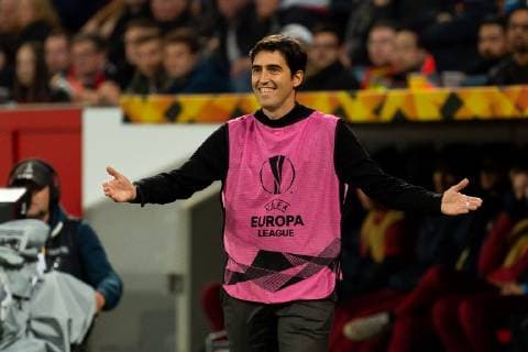 Leverkusen, Germany, 04.10.2018, UEFA Europa League - 2018 19 Season, Vorrunde, Gruppenphase - Gruppe A - 2. Spieltag, Bayer 04 Leverkusen - AEK Larnaka, Trainer Andoni Iraola (AEK Larnaka) gestikuliert ( DeFodi001