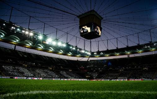04.10.2018, xfux, Fussball UEFA Europa League, Eintracht Frankfurt - Lazio Rom, emspor, v.l. Ansicht, Uebersicht Commerzbank Arena am Abend, Innenraum, Rasen, Spielfeld, Stadion, Tribuene Frankfurt am Main