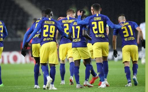Trondheim - RB Leipzig Fussball Euro League Trondheim, 04.10.2018, Lerkendal-Stadion, Fussball, UEFA EURO EM Europameisterschaft Fussball League , Gruppe B, 2.Spieltag, Rosenborg BK Trondheim vs. RB Leipzig , Im Bild; Tor für RB Leipzig. Torjubel nach dem 0:1 durch Jean-Kevin Augustin (29, RB Leipzig). , Gemäß den Vorgaben der UEFA ist es untersagt, in dem Stadion und oder vom Spiel angefertigte Fotoaufnahmen in Form von Sequenzbildern und oder videoähnlichen Fotostrecken zu verwerten bzw. verwerten zu lassen. ,