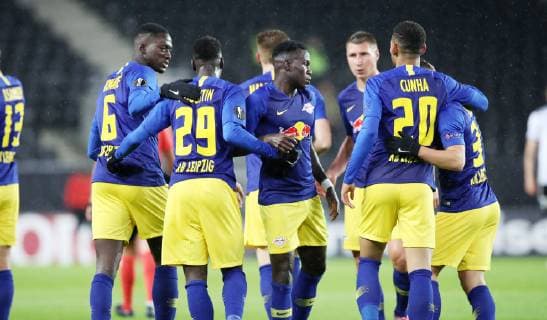 Trondheim - RB Leipzig Fussball Euro League Trondheim, 04.10.2018, Lerkendal-Stadion, Fussball, UEFA EURO EM Europameisterschaft Fussball League , Gruppe B, 2.Spieltag, Rosenborg BK Trondheim vs. RB Leipzig , Im Bild; Tor für RB Leipzig. Torjubel nach dem 0:1 durch Jean-Kevin Augustin (29, RB Leipzig). , Gemäß den Vorgaben der UEFA ist es untersagt, in dem Stadion und oder vom Spiel angefertigte Fotoaufnahmen in Form von Sequenzbildern und oder videoähnlichen Fotostrecken zu verwerten bzw. verwerten zu lassen. ,
