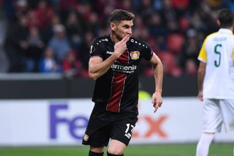 Fußball Europa League Gruppenphase 2. Spieltag Bayer 04 Leverkusen - AEK Larnaka am 04.10.2018 in der BayArena in Leverkusen Torjubel zum 2:1 durch Lucas Nicolas Alario ( Leverkusen ) DFL DFB regulations prohibit any use of photographs as image sequences and or quasi-video.