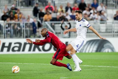 04 SOTIRIS PAPAGIANNOPOULOS (KOB) - 07 JIMMY BRIAND (BOR) - FAUTE FOOTBALL : Bordeaux vs Kobenhavn - Ligue Europa - 04 10 2018 FEP Panoramic 