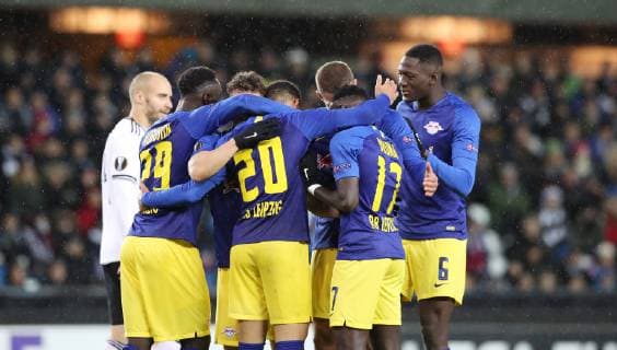 Trondheim - RB Leipzig Fussball Euro League Trondheim, 04.10.2018, Lerkendal-Stadion, Fussball, UEFA EURO EM Europameisterschaft Fussball League , Gruppe B, 2.Spieltag, Rosenborg BK Trondheim vs. RB Leipzig , Im Bild; Tor für RB Leipzig. Torjubel nach dem 0:3 durch Matheus Cunha (20, RB Leipzig). , Gemäß den Vorgaben der UEFA ist es untersagt, in dem Stadion und oder vom Spiel angefertigte Fotoaufnahmen in Form von Sequenzbildern und oder videoähnlichen Fotostrecken zu verwerten bzw. verwerten zu lassen. ,