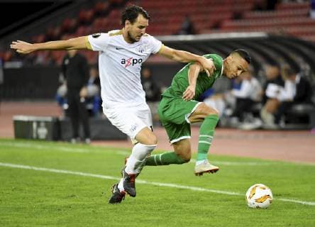 04-10-2018 Zuerich, Fussball Herren Saison 2018 2019 Europa League FC Zuerich - PFC Ludogores Rasgard im Bild : Alai Nef (FC Zuerch) gegen Marcelinho (Ludogorets) re. Aktion Gestik Zweikampf