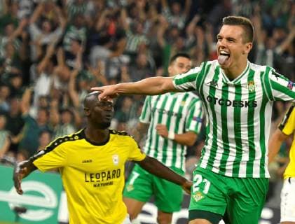 Real Betis Lo Celso (R) jubilates a goal during the UEFA Europa League 2nd round match between Real Betis and Dudelange, at the Benito Villamarin stadium, in Seville, Andalusia, Spain, 04 October 2018. Real Betis vs. Dudelange !ACHTUNG: NUR REDAKTIONELLE NUTZUNG!  Copyright: xRaulxCarox SEV21 20181004-636742842378291653