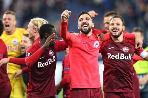 SOCCER - UEFA EL, RBS vs Celtic SALZBURG,AUSTRIA,04.OCT.18 - SOCCER - UEFA Europa League, group stage, Red Bull Salzburg vs Celtic FC Glasgow. Image shows the rejoicing of Munas Dabbur and Andreas Ulmer (RBS). GEPAxpictures xMathiasxMandl