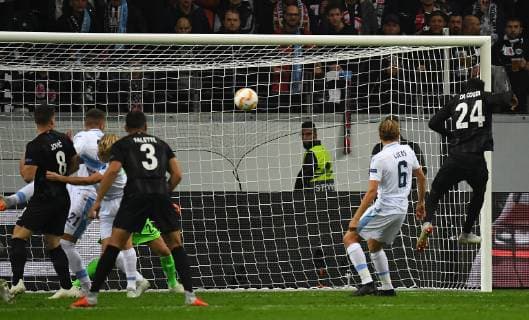 04.10.2018, xjhx, Fussball UEFA Europa League, Eintracht Frankfurt - Lazio Rom emspor, v.l. Danny da Costa (Eintracht Frankfurt) Goal scored, erziehlt das Tor zum 1:0 (DFL DFB REGULATIONS PROHIBIT ANY USE OF PHOTOGRAPHS as IMAGE SEQUENCES and or QUASI-VIDEO) Frankfurt am Main