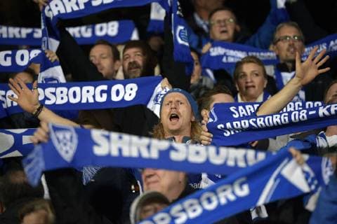 Fußball, EL, Sarpsborg 08 FF - KRC Genk Sarpsborg s supporters pictured at the start of a game of Belgian soccer team KRC Racing Genk against Norwegian Sarpsborg 08 FF, in Sarpsborg, Norway, Thursday 04 October 2018, on day two of the Europa League group stage in group I. YORICKxJANSENS  x05440778x