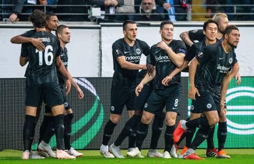 04.10.2018, xfux, Fussball UEFA Europa League, Eintracht Frankfurt - Lazio Rom, emspor, v.l. Danny da Costa (Eintracht Frankfurt) und Spieler von Eintracht Frankfurt Torjubel, Goal celebration, celebrate the goal zum 1:0 Frankfurt am Main