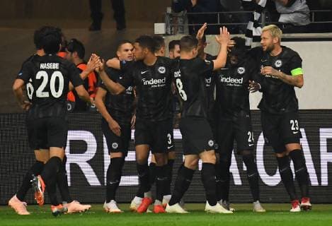 04.10.2018, xjhx, Fussball UEFA Europa League, Eintracht Frankfurt - Lazio Rom emspor, v.l. Sebastien Haller (Eintracht Frankfurt), Danny da Costa (Eintracht Frankfurt) celebrate the goal, Der Torjubel zum 1:0 (DFL DFB REGULATIONS PROHIBIT ANY USE OF PHOTOGRAPHS as IMAGE SEQUENCES and or QUASI-VIDEO) Frankfurt am Main
