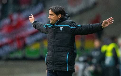04.10.2018, xfux, Fussball UEFA Europa League, Eintracht Frankfurt - Lazio Rom, emspor, v.l. Trainier Simone Inzaghi (Lazio Rom) gibt Anweisungen, gestikuliert, mit den Armen gestikulieren gives instructions, gesticulate, gesticolando. Frankfurt am Main