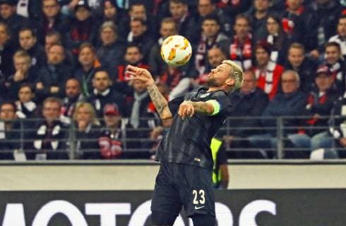 Marco Russ (Eintracht Frankfurt) - 04.10.2018: Eintracht Frankfurt vs. Lazio Rom, UEFA Europa League 2. Spieltag, Commerzbank Arena, DISCLAIMER: DFL regulations prohibit any use of photographs as image sequences and or quasi-video.
