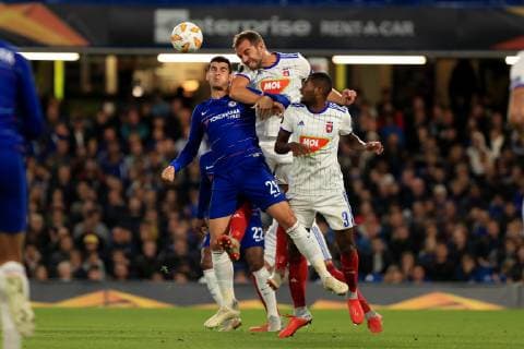 FuÃŸball, EL, FC Chelsea - Vidi FC Szekesfehervar 4th October 2018, Stamford Bridge, London, England; UEFA Europa League football, Chelsea versus Videoton; Roland Juhasz of MOL Vidi wins a header against Alvaro Morata of Chelsea  ActionPlus12068009 ShaunxBrooks
