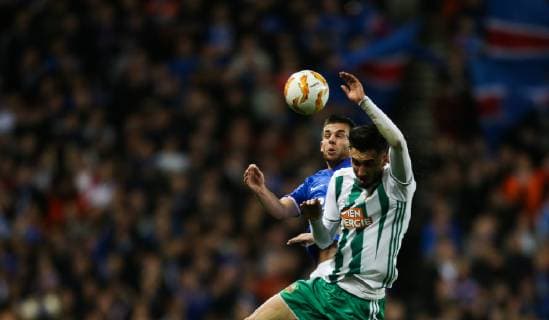 SOCCER - UEFA EL, Rangers vs Rapid GLASGOW,SCOTLAND,04.OCT.18 - SOCCER - UEFA Europa League, group stage, Glasgow Rangers FC vs SK Rapid Wien. Image shows Jon Flanagan (Rangers) and Andrei Ivan (Rapid). Keywords: Wien Energie. GEPAxpictures xPhilippxBrem