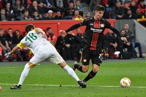 GER, UEFA EL, Bayer 04 Leverkusen (GER) vs. AEK Larnaka (CYP) 04. 10.2018, BayArena, Leverkusen, Europaleque, Vorrunde, GER, UEFA EL, Bayer 04 Leverkusen (GER) vs. AEK Larnaka (CYP), DFL regulations prohibit any use of photographs as image sequences and or quasi-video im Bild picture shows: Kai Havertz (Leverkusen 29), im Zweikampf gegen Gonzales Mikel (AEK Larnaka 18),