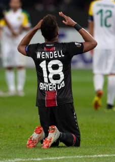 Leverkusen, Germany, 04.10.2018, UEFA Europa League - 2018 19 Season, Vorrunde, Gruppenphase - Gruppe A - 2. Spieltag, Bayer 04 Leverkusen - AEK Larnaka, Wendell (B04) kniet nach dem Abpfiff. ( DeFodi512