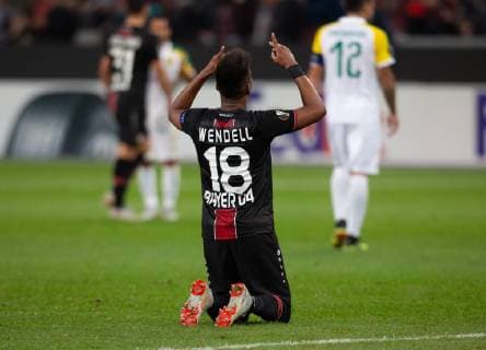 Leverkusen, Germany, 04.10.2018, UEFA Europa League - 2018 19 Season, Vorrunde, Gruppenphase - Gruppe A - 2. Spieltag, Bayer 04 Leverkusen - AEK Larnaka, Wendell (B04) kniet nach dem Abpfiff. ( DeFodi512