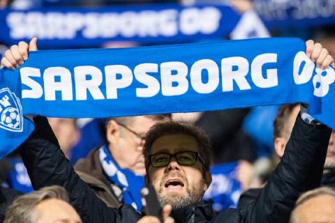 Fußball, EL, Sarpsborg 08 FF - KRC Genk 181004 Supporter of Sarpsborg 08 pre the Europa League match between Sarpsborg 08 and Genk on October 4, 2018 in Sarpsborg. Photo: Fredrik Varfjell BILDBYRN kod FV 150147 Copyright: FREDRIKxVARFJELL BB181004FV012